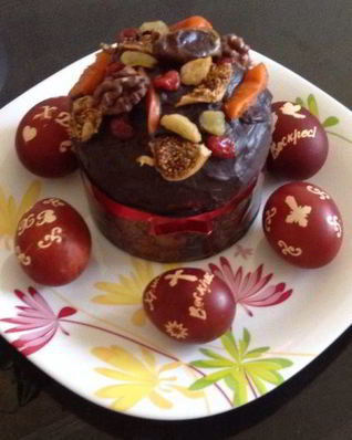Фруктовый кулич пасхальный шоколадный