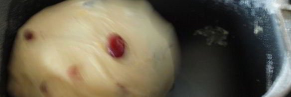 кулич с вяленой клюквой в хлебопечке