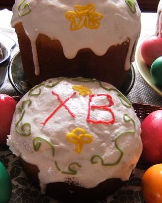 Куличи в хлебопечке, яичной скорлупе и бумажных формах