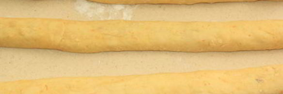 пасхальный венок с курагой и орехами