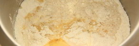 пасхальный венок с курагой и орехами