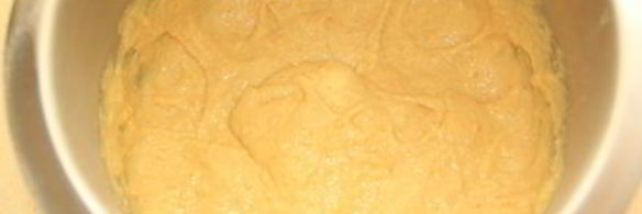 пасхальный венок с курагой и орехами