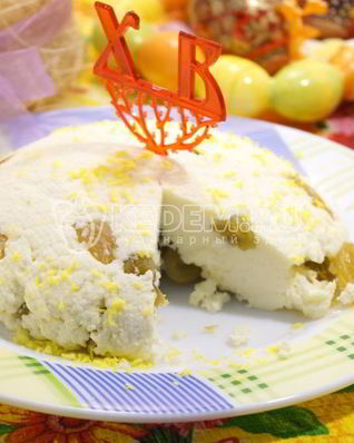Сырная пасха с изюмом