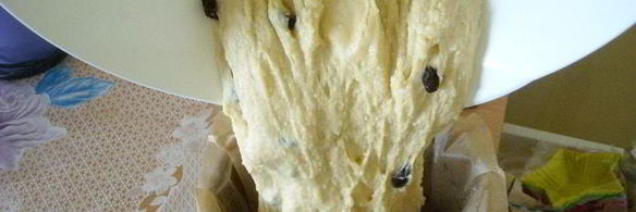 творожный кулич с шоколадной глазурью