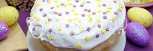 вкусный пасхальный кулич с изюмом