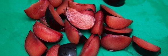 сливовый крамбл