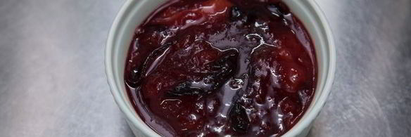 сливовый крамбл