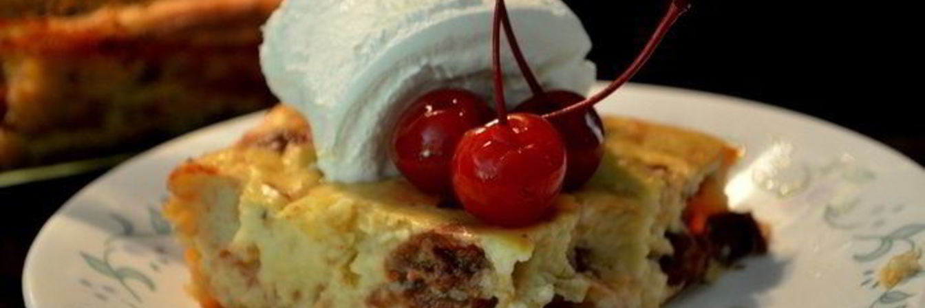 Вишневый хлебный пудинг