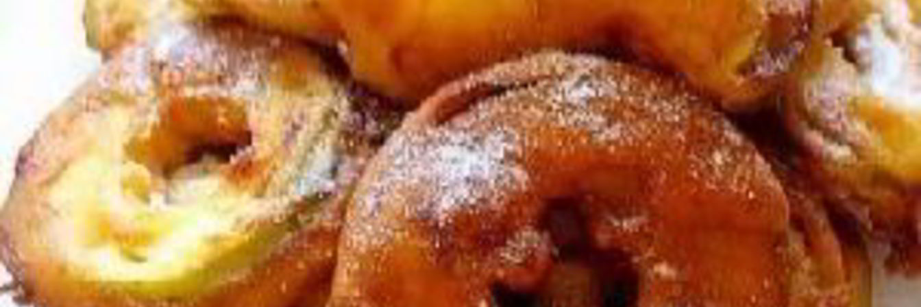 Яблоки в кляре со сливочным соусом