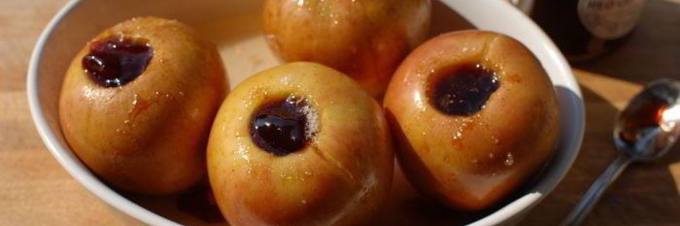 Запеченные яблоки с коричневым сахаром