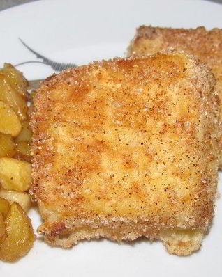 Жареное молоко с карамелизированными яблоками