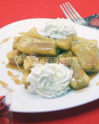 Жареные бананы в карамели