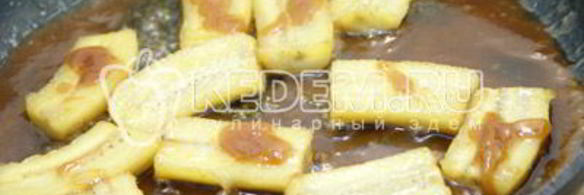 жареные бананы в карамели