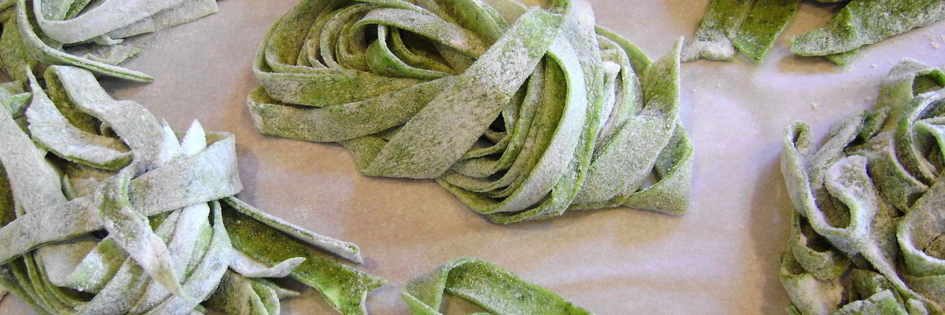 Домашняя лапша со шпинатом