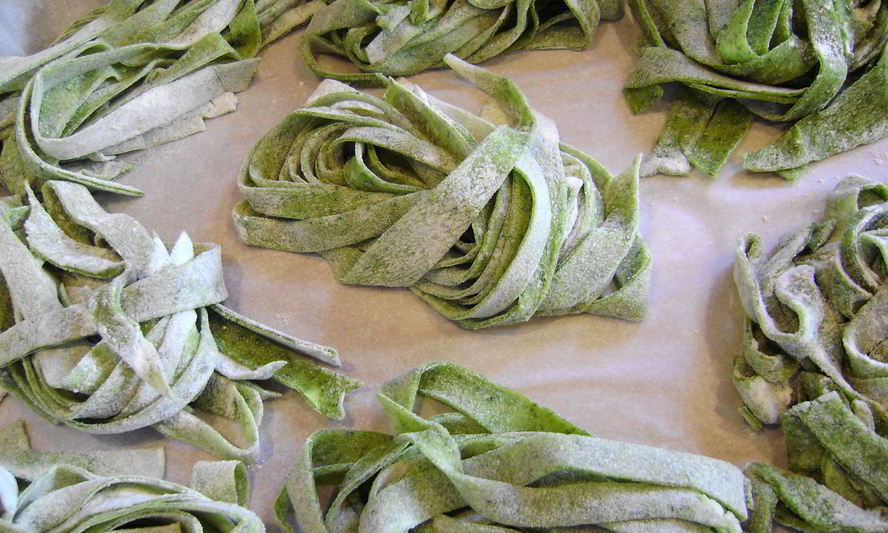 Рецепт домашней лапши со шпинатом