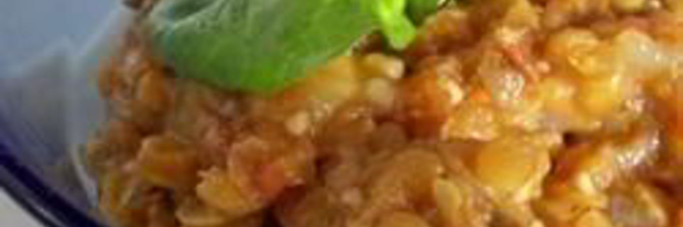 Чечевица с помидорами и карри