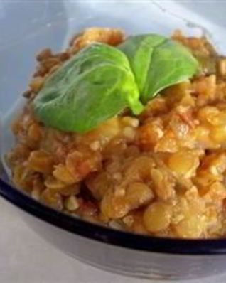 Чечевица с помидорами и карри