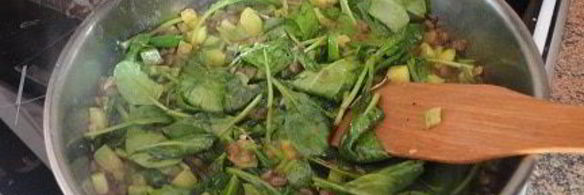 чечевица в морковном соке с кабачками