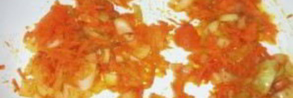 чечевица желтая на сковороде