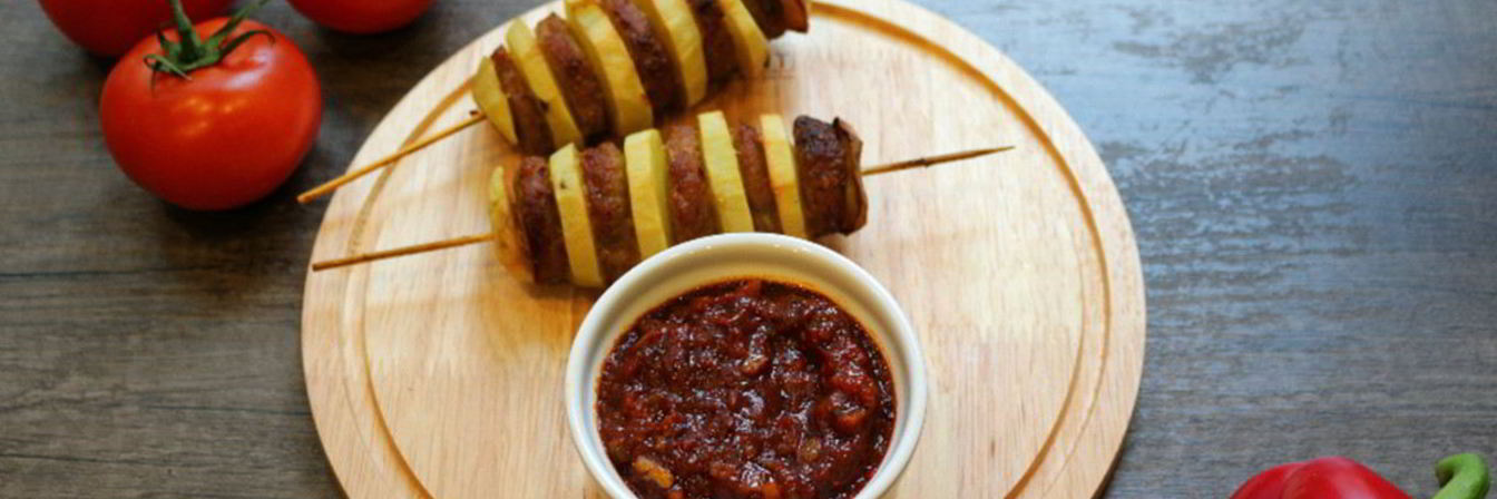 Картофель с мясом на шпажках