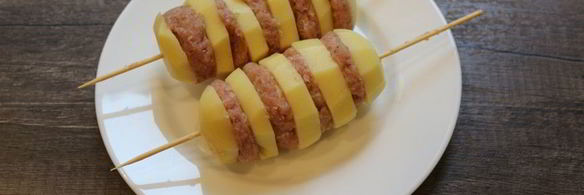 картофель с мясом на шпажках