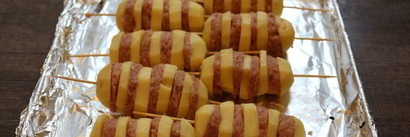 картофель с мясом на шпажках