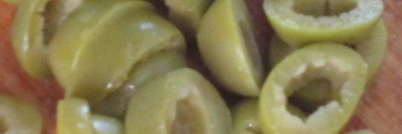 картофель с оливками, фисташками и базиликом