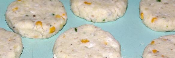 картофельно-рыбные крокеты с томатной сальсой