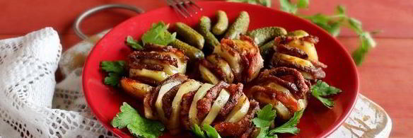 картошка-гармошка с мясом в духовке