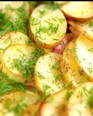 Картошка с кабачком и беконом в духовке