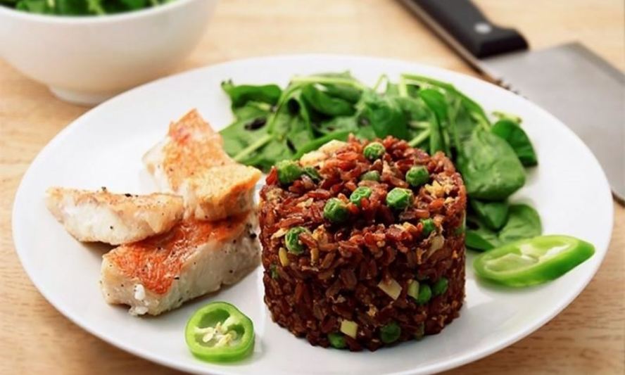 Рецепт красный рис с рыбой и шпинатом