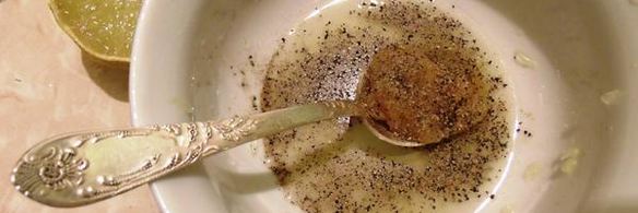 молодой картофель с клубничной сальсой