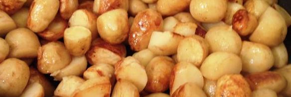 молодой картофель с клубничной сальсой