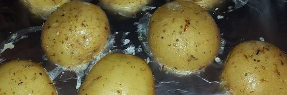 печеный картофель с красной икрой