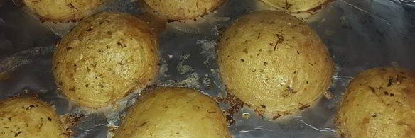 печеный картофель с красной икрой