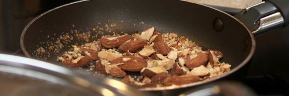 пряный рис с индейкой и зеленый салат с грушей