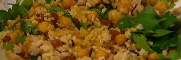 пряный рис с изюмом и травами