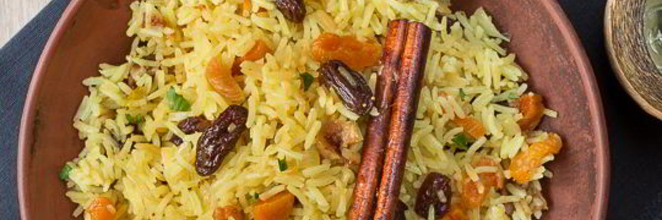 Пряный рис с сухофруктами