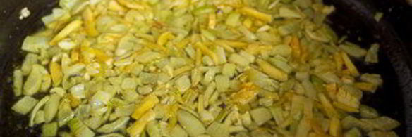 пряный рис с сухофруктами