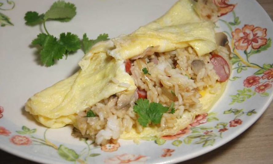 Рецепт пряного риса с яйцом и беконом