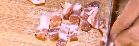 пряный рис с яйцом и беконом