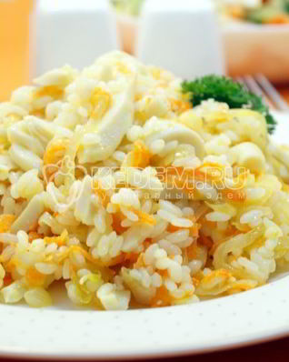 Рис с кальмарами