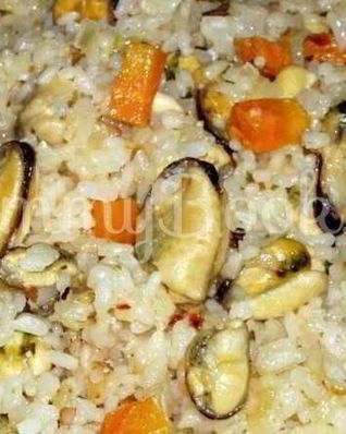 Рис с мидиями