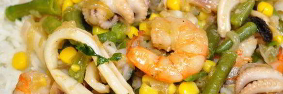 рис с морепродуктами и овощами