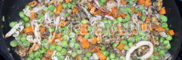 рис с морепродуктами в мультиварке