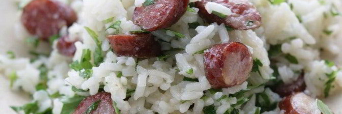 Рис с острыми колбасками