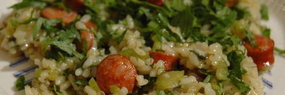 рис с острыми колбасками