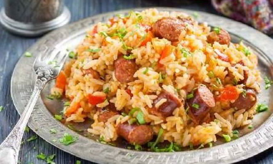 Рецепт риса с овощами и сосисками