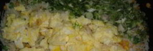 рис с яйцом и овощами