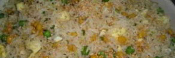 рис с яйцом и овощами